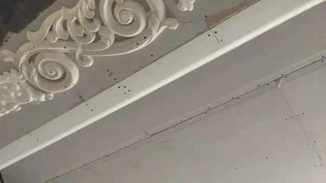 Декоративная орнаментальная гипсовая отделка потолка