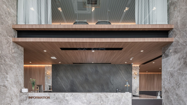 LUXURY-MODERN CLINIC INTERIOR DESIGN