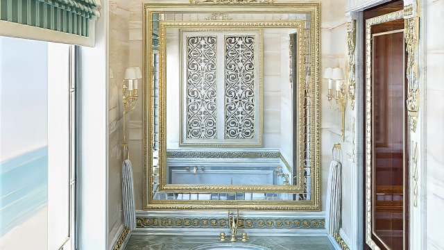 Exclusive Bathroom Design Idea