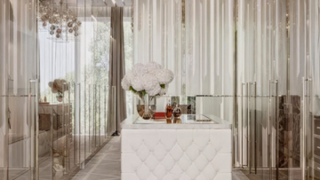 Декор роскошной гардеробной в Дубае