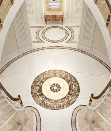 Entrance Design in a Classic Villa