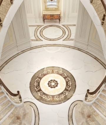 Entrance Design in a Classic Villa