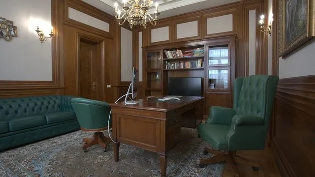 ارتقِ بمساحتك: تصميم مكتب منزلي يعزز الإنتاجية والأناقة