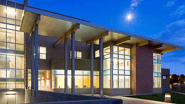 أفضل ١٠ شركات هندسة معمارية عالمية تُشكّل مستقبل التصميم