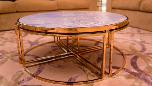 طاولات قهوة أكريليك: مستقبل تصميم الأثاث