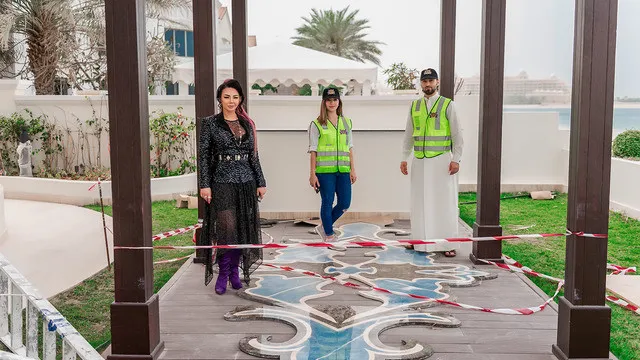 ارتقِ بمساحتك: سحر مشاريع الأرضيات الرخامية