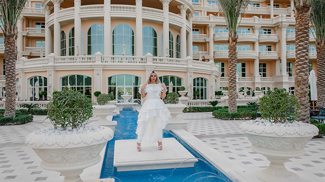 تعظيم مساحة المعيشة: تقنيات احترافية لترتيب الأثاث