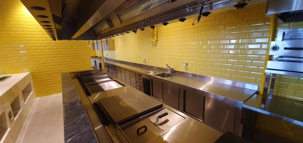 ارتقِ بمطعمك أو مقهاك بمعدات الطهي التجارية الأساسية