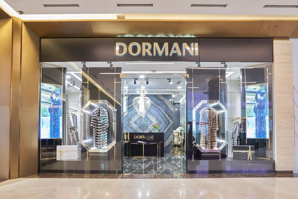 ارتقِ بتجربة البيع مع أنطونوفيتش ديزاين — حلول تركيبات المحلات في دبي