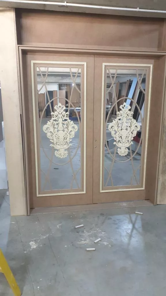 دليل الخبراء لاختيار الباب المثالي لمنزلك في دبي