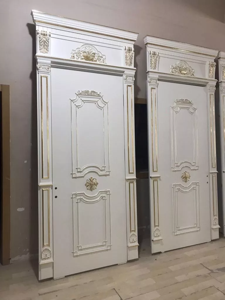 اكتشف أفضل خيارات الأبواب الفاخرة لمدخل منزلك في دبي