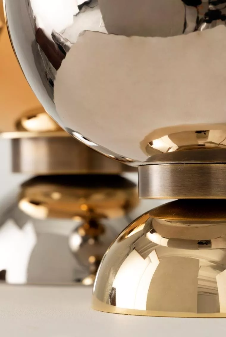 ارتقِ بمنزلك بقطع إضاءة داخلية فاخرة