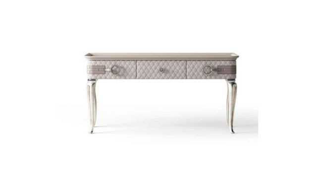 Luxurious Bedroom Vanity Table