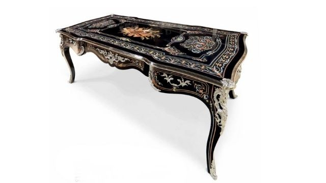 Classic Style Artisitic Table