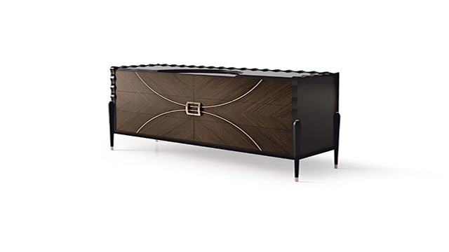 Elegant Chest of Drawers