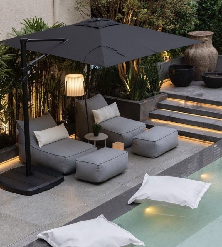 OUTDOOR UMBRELLA 002